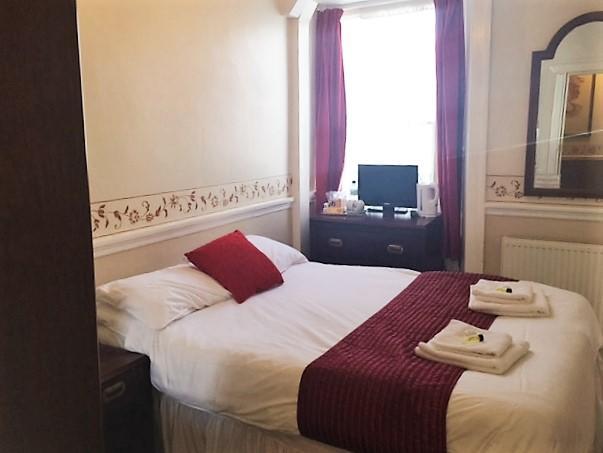 ولهلي Crown Hotel المظهر الخارجي الصورة