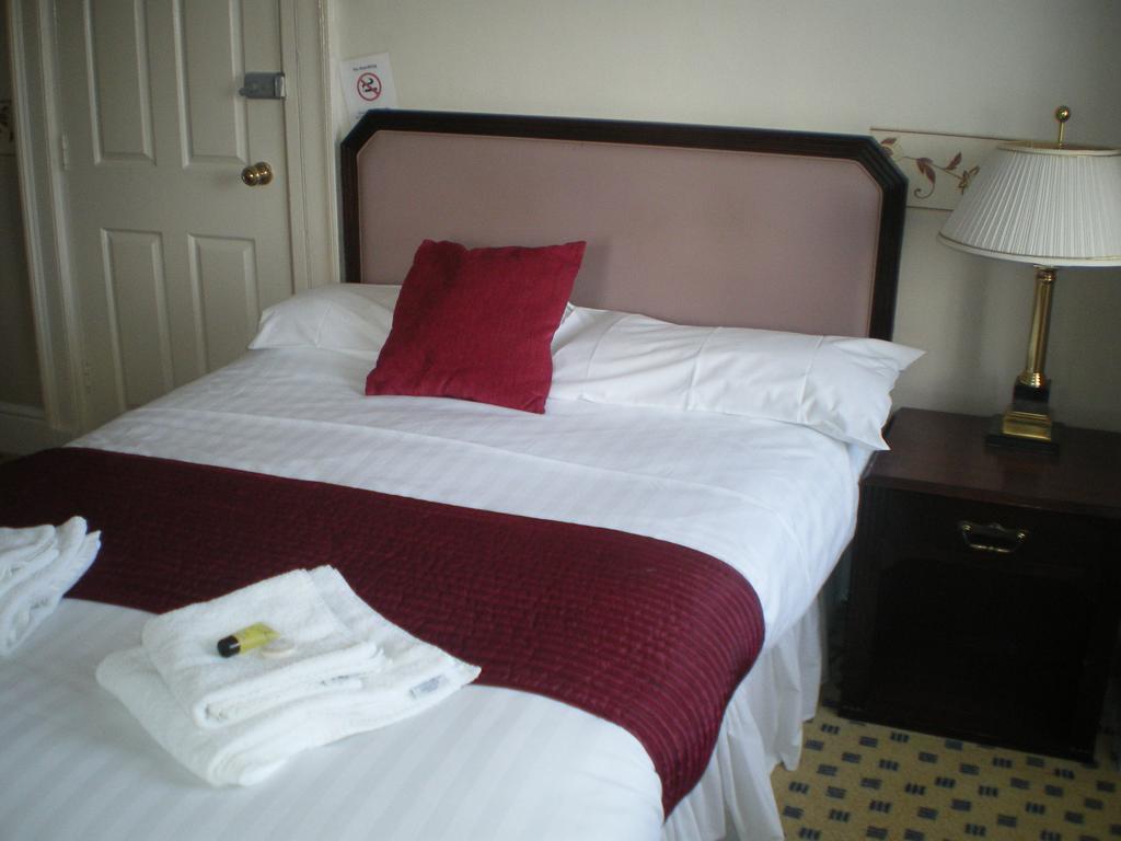 ولهلي Crown Hotel المظهر الخارجي الصورة