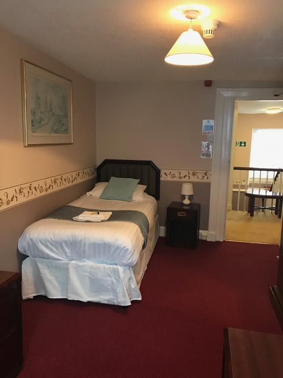 ولهلي Crown Hotel المظهر الخارجي الصورة