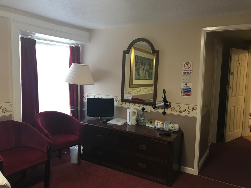 ولهلي Crown Hotel المظهر الخارجي الصورة